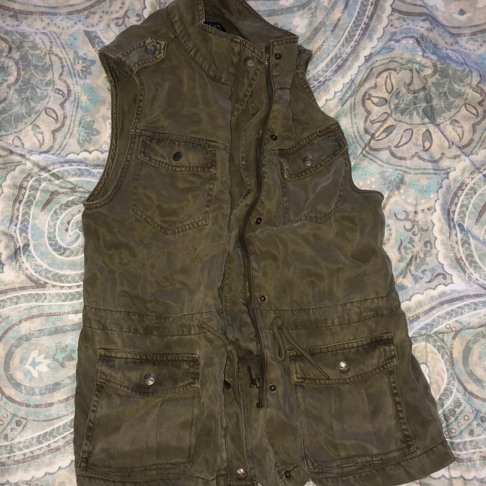 Light weight vest